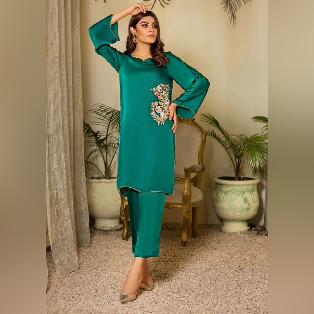 Pakistani Designer Outfit